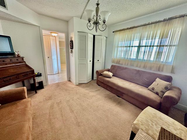 3661 Via Poinciana 615, Lake Worth, FL 33467