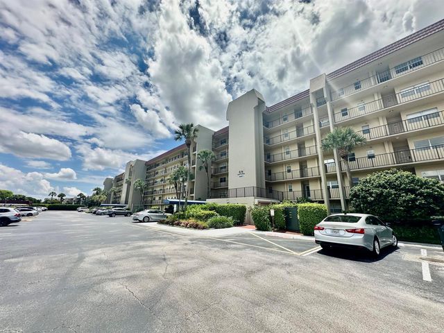 3661 Via Poinciana 615, Lake Worth, FL 33467