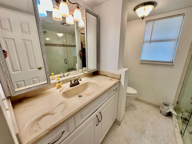 3661 Via Poinciana 615, Lake Worth, FL 33467