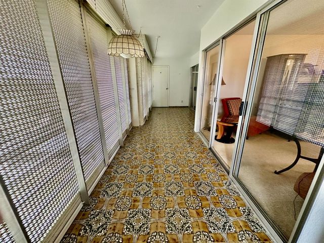 3661 Via Poinciana 615, Lake Worth, FL 33467