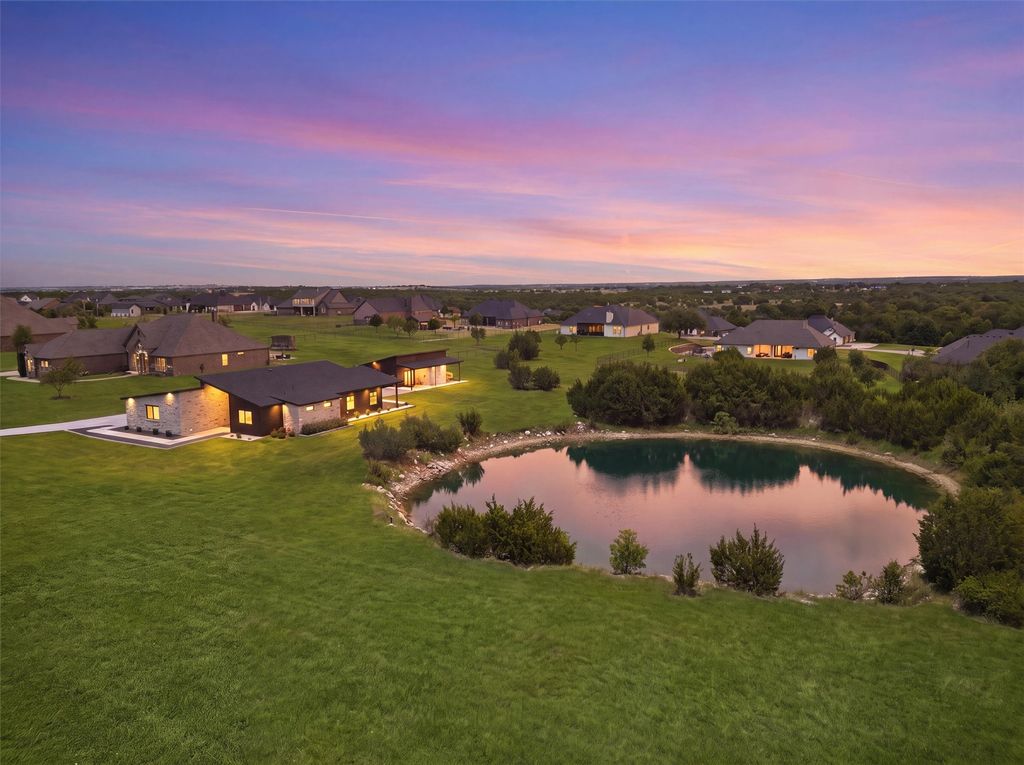 238 Martin Drive, Granbury, TX 76049