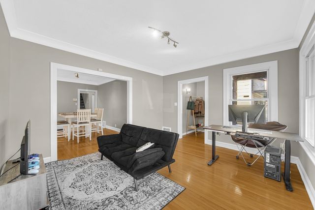 8940 S Emerald Avenue, Chicago, IL 60620