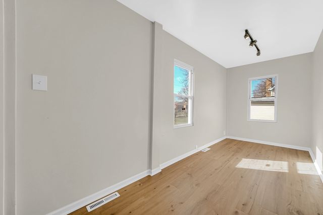 8940 S Emerald Avenue, Chicago, IL 60620