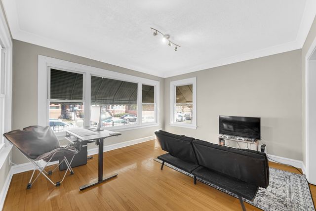 8940 S Emerald Avenue, Chicago, IL 60620