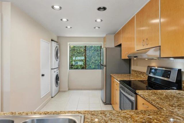 2510 Navarra Drive 513, Carlsbad, CA 92009