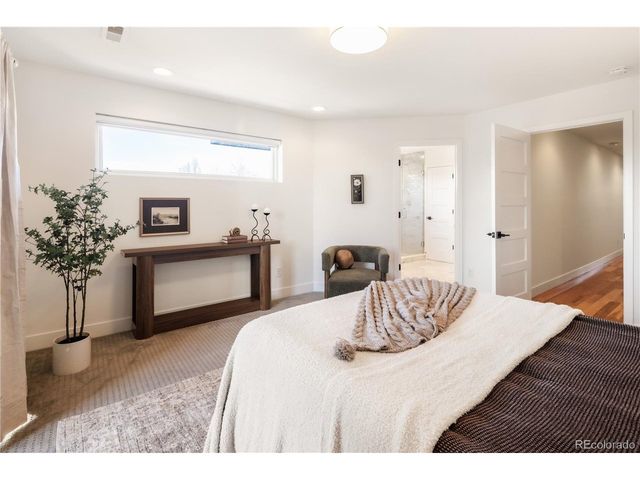 2240 S Lincoln St, Denver, CO 80210