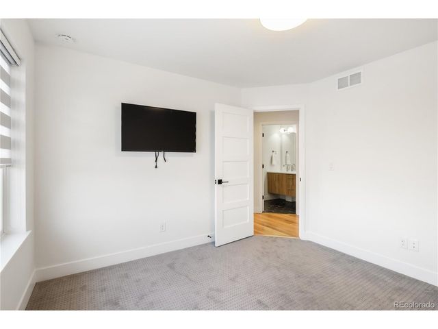 2240 S Lincoln St, Denver, CO 80210