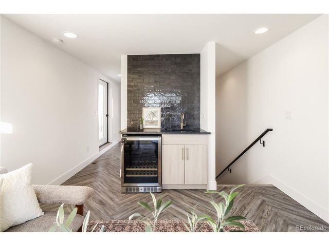 2240 S Lincoln St, Denver, CO 80210