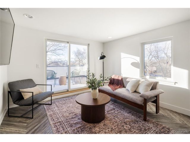 2240 S Lincoln St, Denver, CO 80210