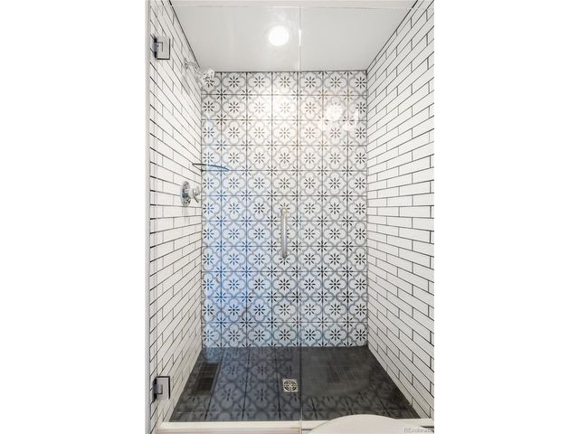 2240 S Lincoln St, Denver, CO 80210