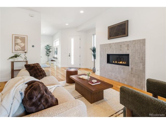 2240 S Lincoln St, Denver, CO 80210