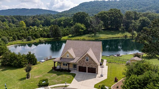 8815 Silver Maple Drive, Ooltewah, TN 37363