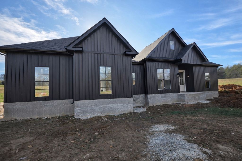 787 Edd Ramsey Rd, Mcminnville, TN 37110