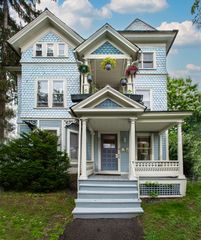 19 Trumbull Rd, Northampton, MA 01060