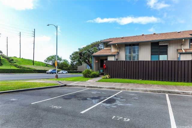 92-946 Makakilo Drive 92, Kapolei, HI 96707