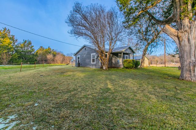 4606 Oak Grove Road, Ennis, TX 75119