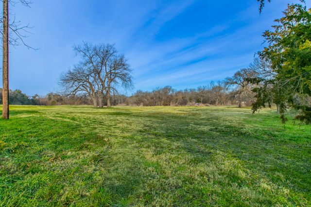 4606 Oak Grove Road, Ennis, TX 75119