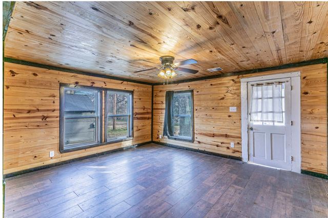 4606 Oak Grove Road, Ennis, TX 75119