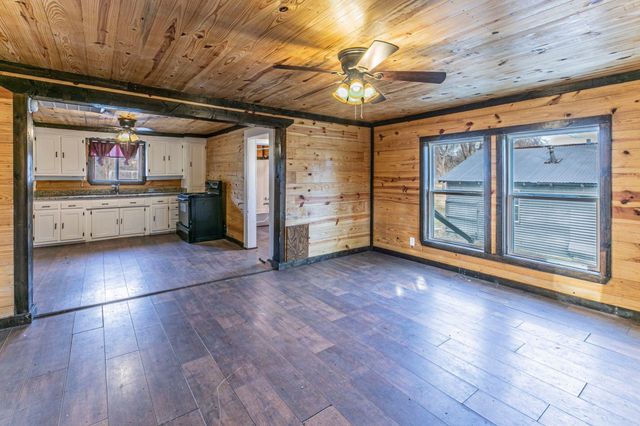 4606 Oak Grove Road, Ennis, TX 75119