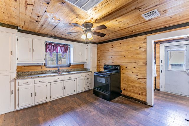 4606 Oak Grove Road, Ennis, TX 75119