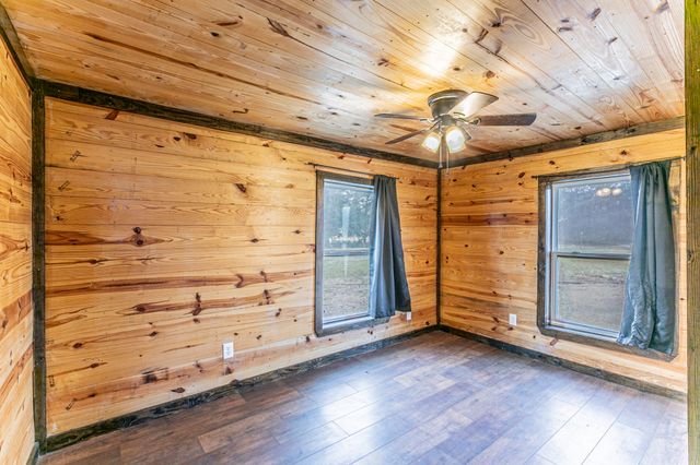 4606 Oak Grove Road, Ennis, TX 75119