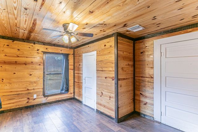 4606 Oak Grove Road, Ennis, TX 75119