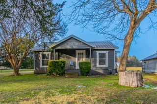 4606 Oak Grove Road, Ennis, TX 75119