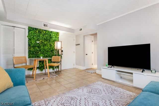 222 William St, East Orange City, NJ 07017