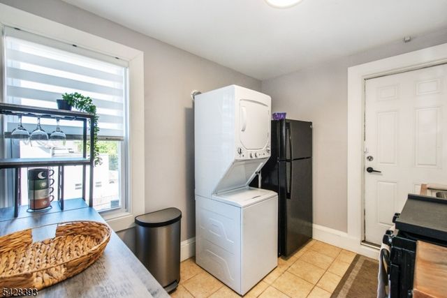 222 William St, East Orange City, NJ 07017