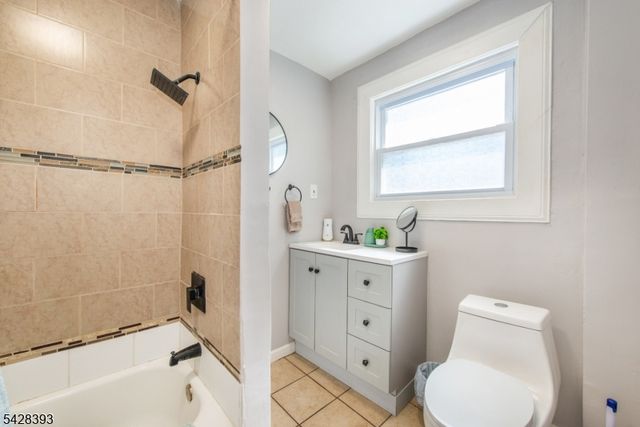 222 William St, East Orange City, NJ 07017