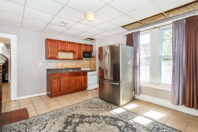 222 William St, East Orange City, NJ 07017