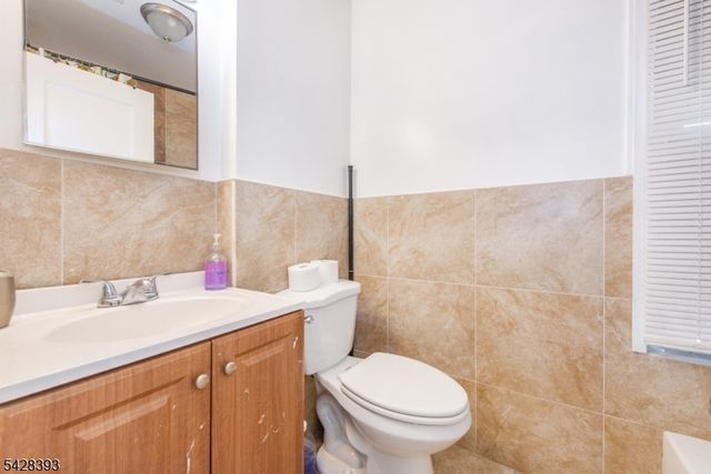222 William St, East Orange City, NJ 07017