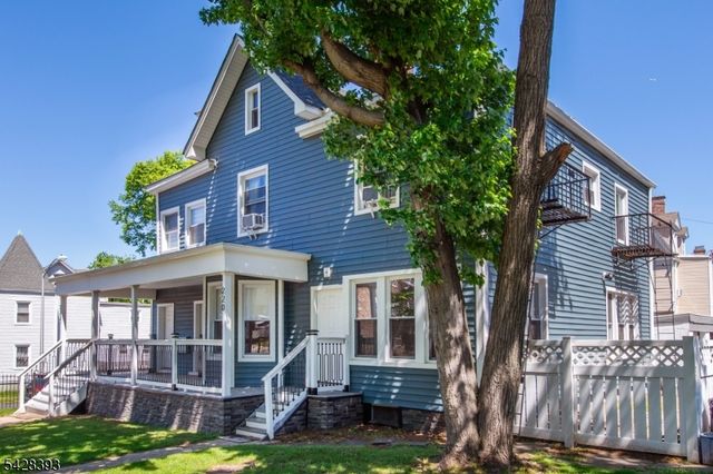 222 William St, East Orange City, NJ 07017