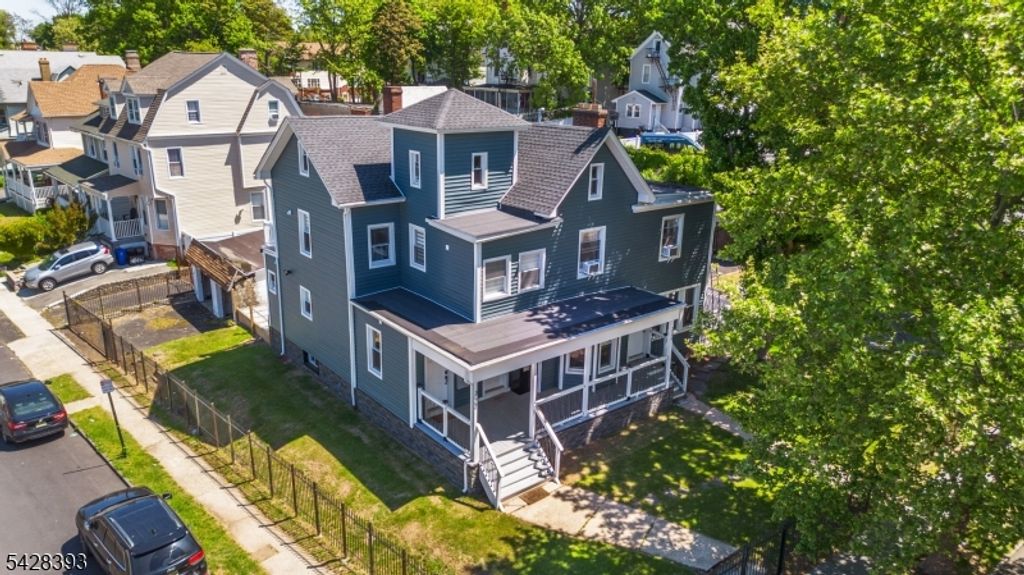 222 William St, East Orange City, NJ 07017 — photo 4