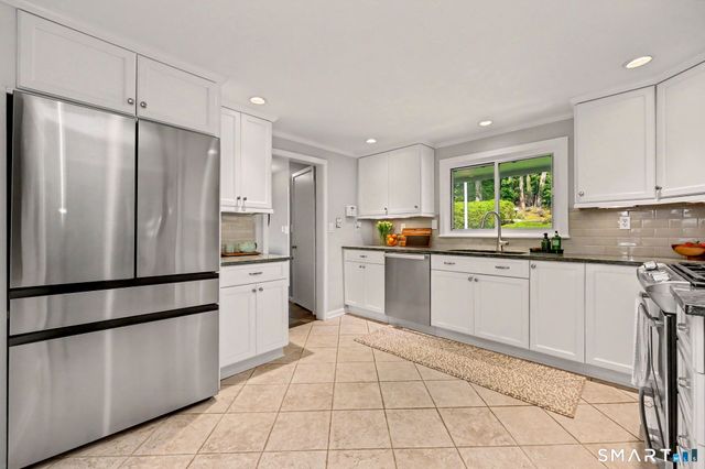 211 High Meadow Road, Fairfield, CT 06890
