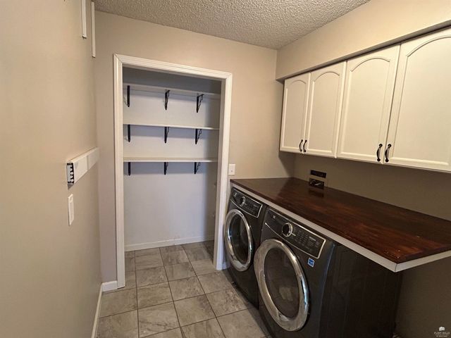 1837 Plymouth Road, Manhattan, KS 66503
