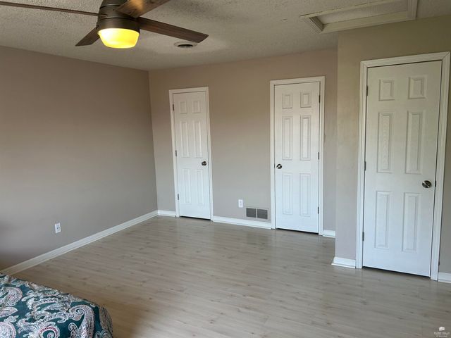1837 Plymouth Road, Manhattan, KS 66503