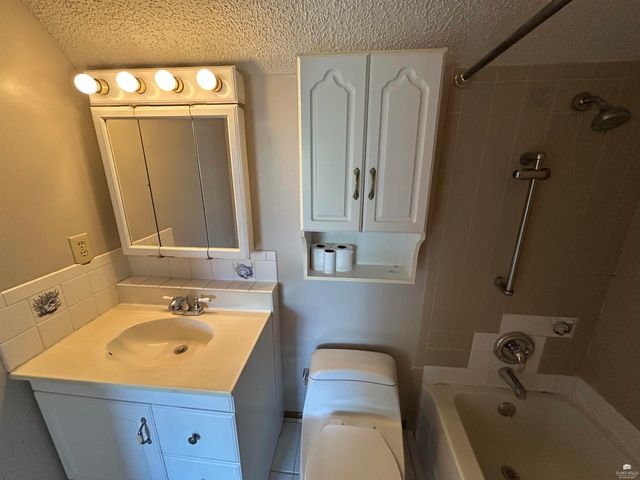 1837 Plymouth Road, Manhattan, KS 66503