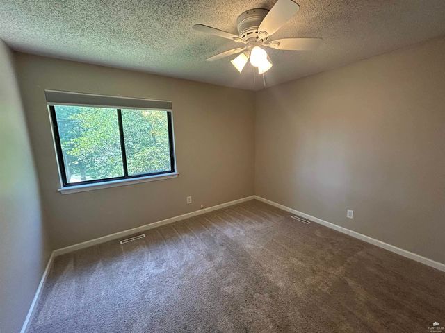1837 Plymouth Road, Manhattan, KS 66503