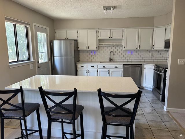 1837 Plymouth Road, Manhattan, KS 66503