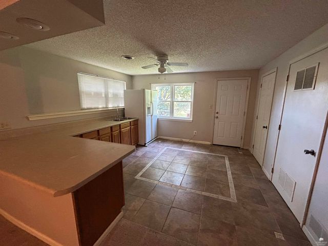 1837 Plymouth Road, Manhattan, KS 66503