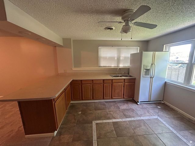 1837 Plymouth Road, Manhattan, KS 66503