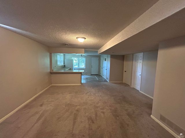 1837 Plymouth Road, Manhattan, KS 66503