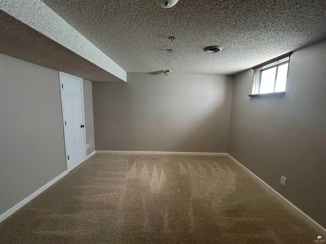 1837 Plymouth Road, Manhattan, KS 66503