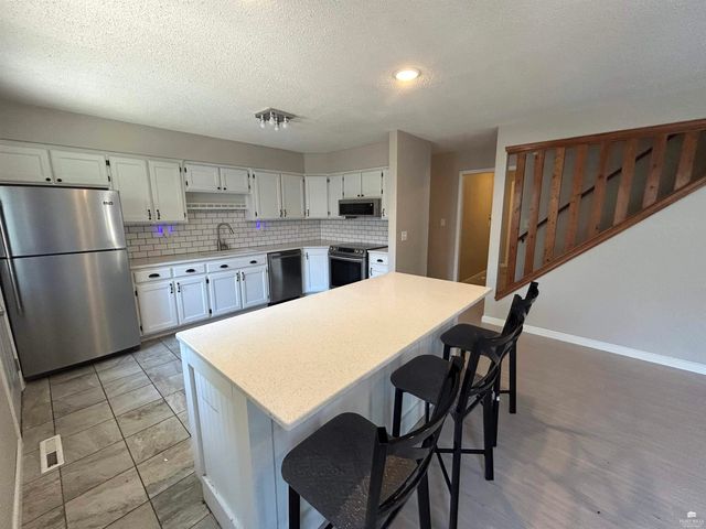 1837 Plymouth Road, Manhattan, KS 66503