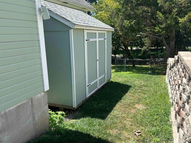 1837 Plymouth Road, Manhattan, KS 66503