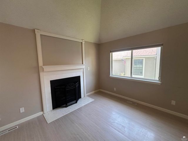 1837 Plymouth Road, Manhattan, KS 66503