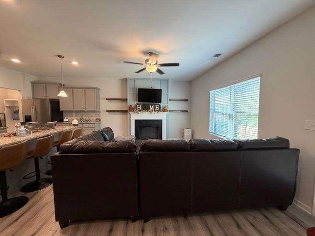 7565 Knoll Hollow Road, Lithonia, GA 30058