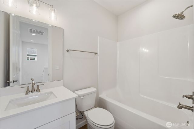 15323 207th Avenue E, Bonney Lake, WA 98391