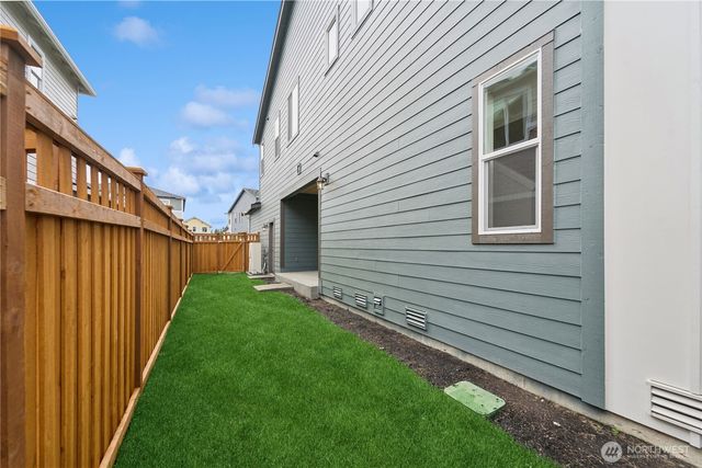 15323 207th Avenue E, Bonney Lake, WA 98391